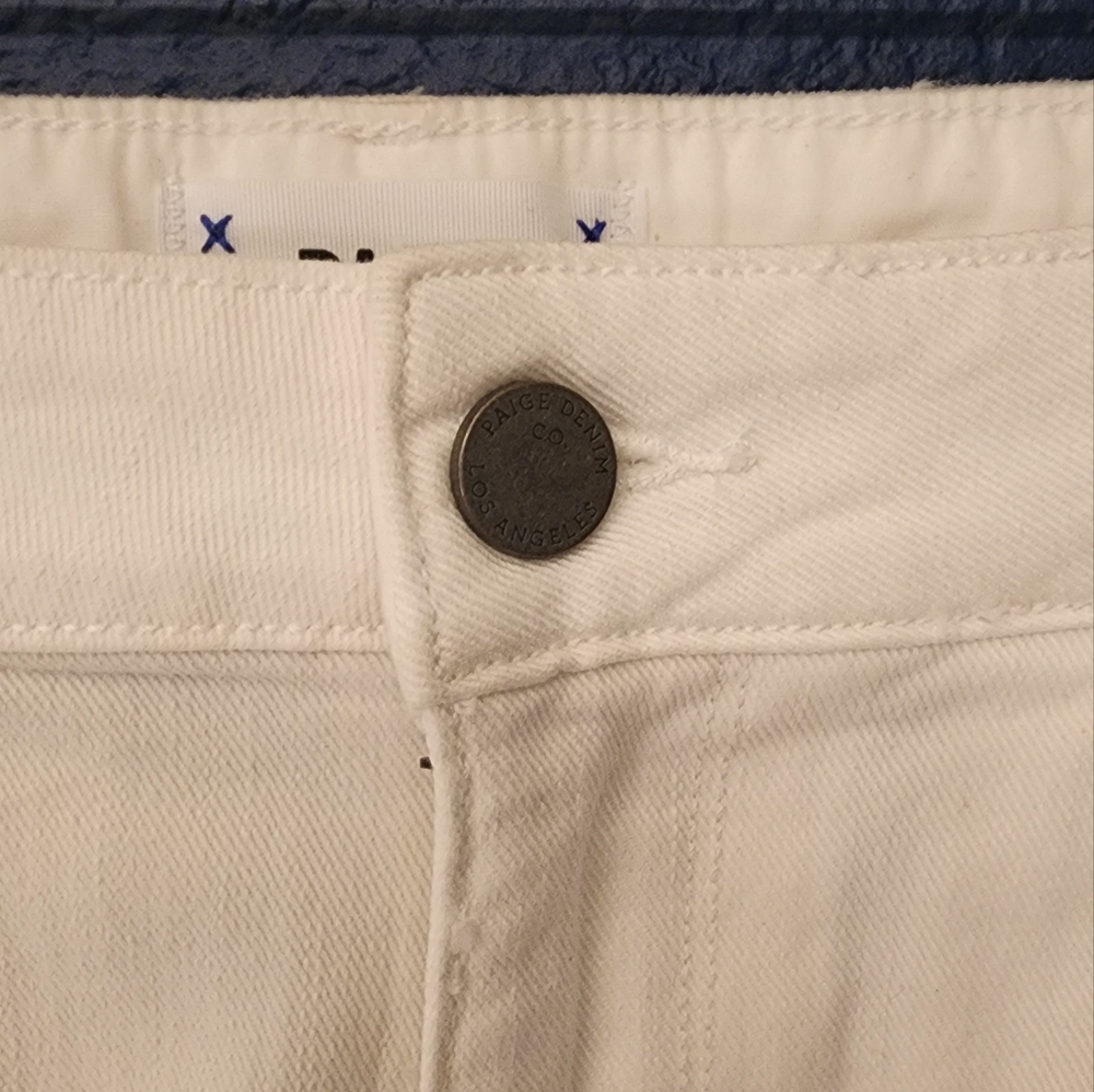 PAIGE Indio Zippered Cut-Off Shorts In White Size 28 - Picture 9 of 13